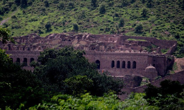 This place is not for the faint hearted, India and Asia’s most haunted place – Bhangarh Fort, Rajasthan